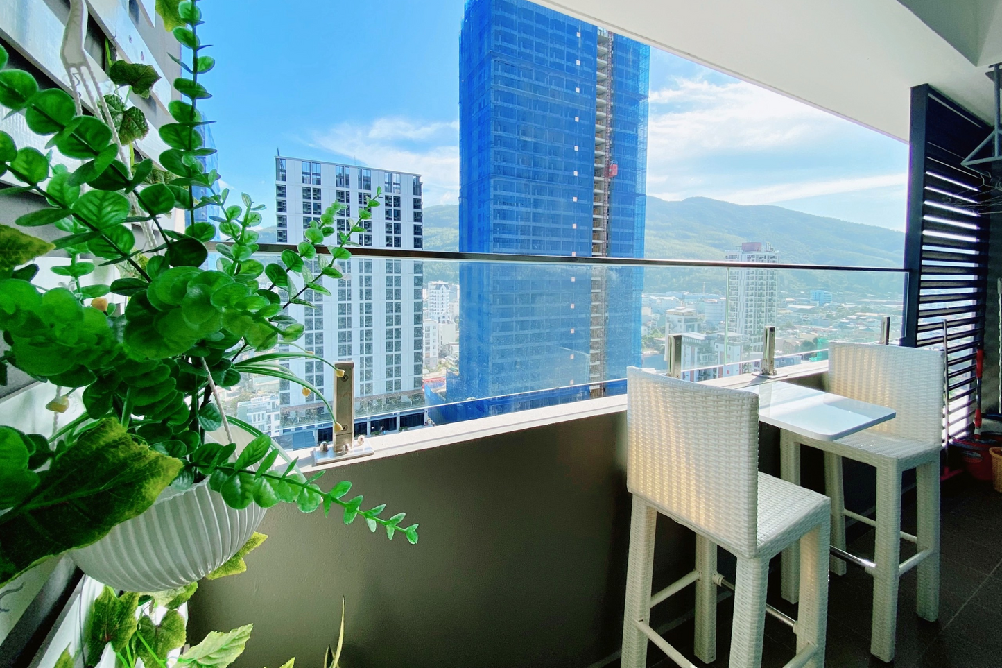 Studio Apartments with balcony (Căn hộ studio với ban công)